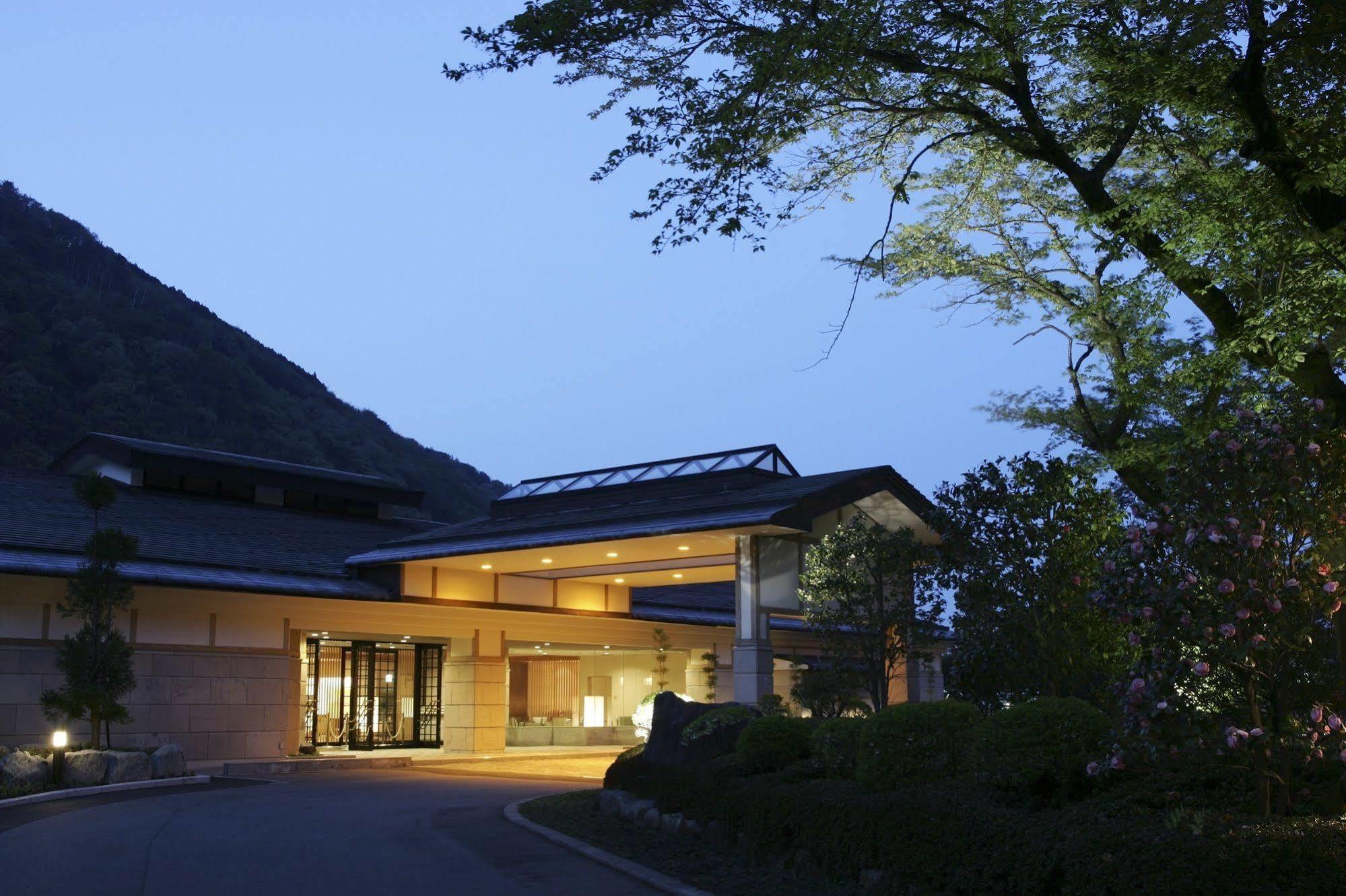 Hotel Hatsuhana Hakone Esterno foto